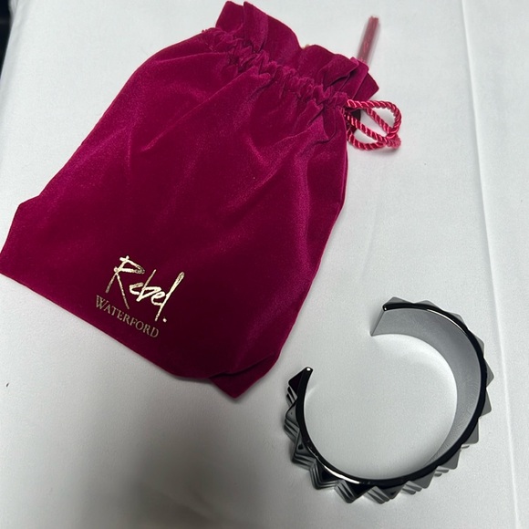 Gunmetal studded cuff bracelet - Picture 2 of 4